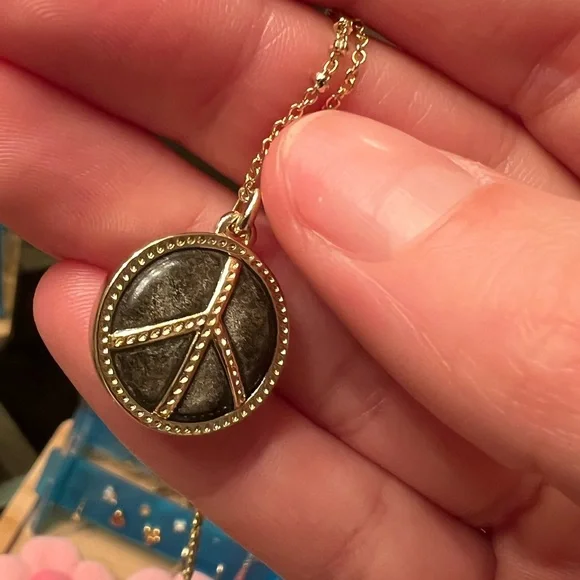 Black and Gold Peace Sign Kendra Scott Necklace - Picture 9 of 11